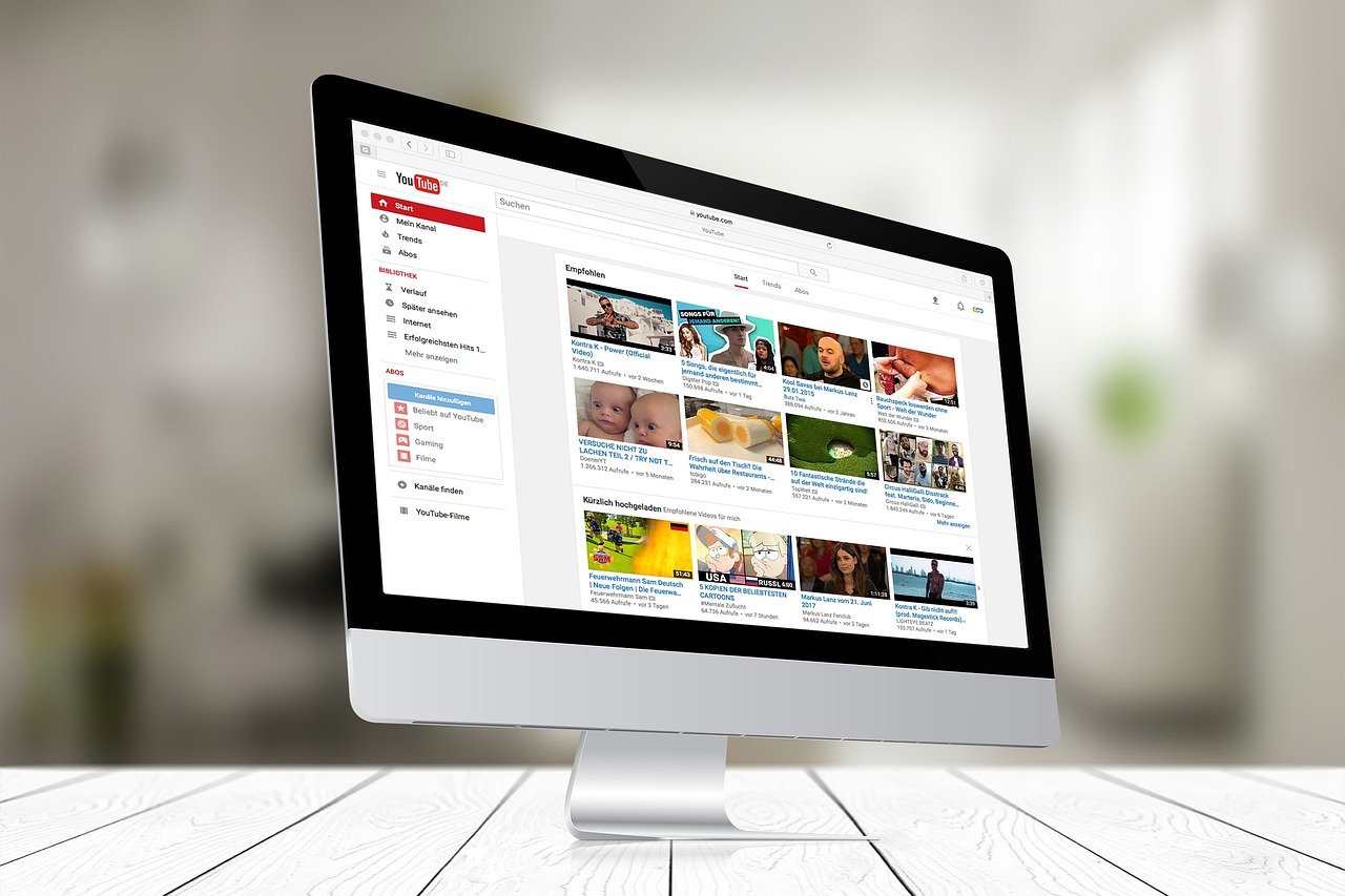 Unlocking YouTube Gold: How to Find the Most Profitable Niche with the Right Tools